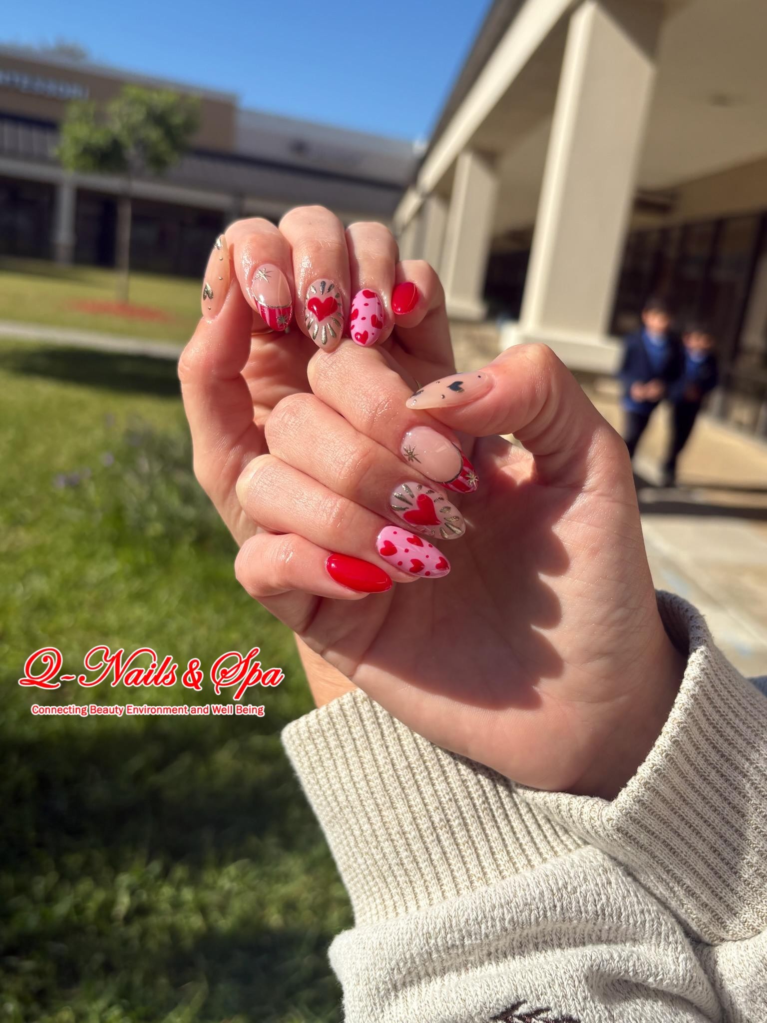 Q Nails and Spa